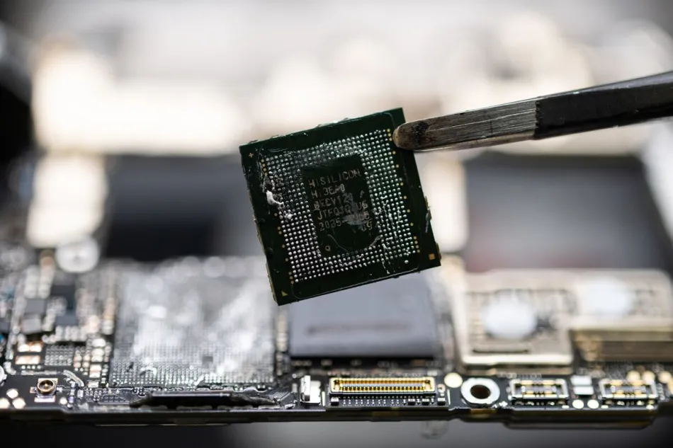 SK hynix's memory chips next in Huawei’s 5G phone saga